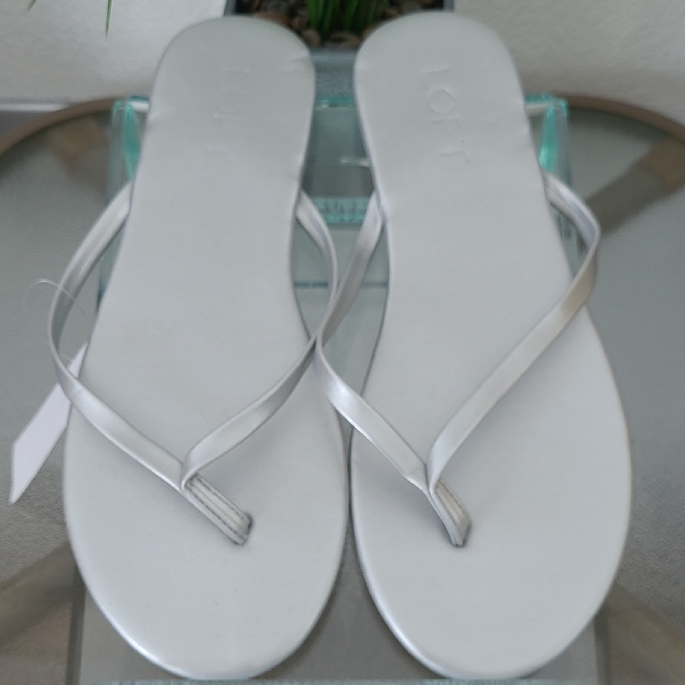 LOFT Women's Silver Flip Flops